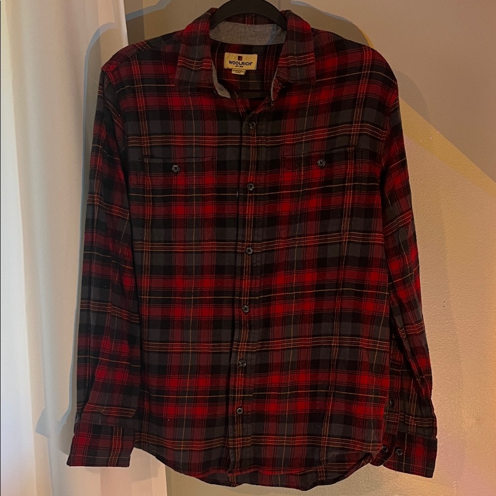 Vintage Woolrich Men's Black and Red Checkered Shirt